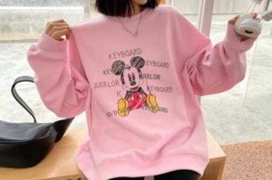 为什么米奇色的服装如此受欢迎？怎样搭配才能展现出米奇色的魅力？
