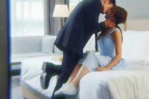 为什么男女一边摸一边做爽爽电视会如此吸引人？