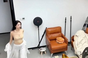 为什么看美女脱个精光视频需要用软件？