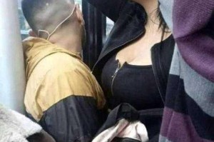 为什么在公交车上看 H 肉会让人欲罢不能？