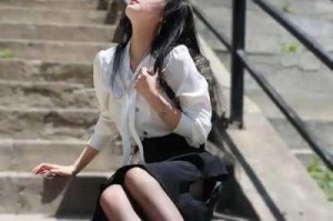 为什么老女人会经常擦拭她那毛茸茸的隂户？