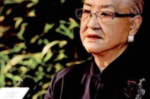 国产老太交 80years 的人物介绍，她是如何做到的？