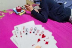 打扑克时手疼、头疼、腰疼，如何解决？