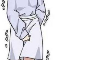 美女为何脱得精光露出尿口？