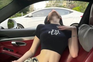 亚洲黄色视频狼好色，为什么人们会对它如此着迷？如何避免受到它的影响？怎样才能正确看待它？